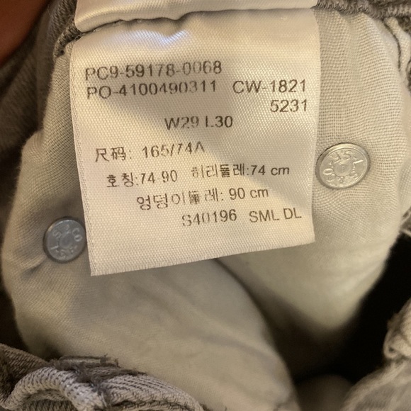 Levi’s Signature 29x30 Grey Jean - Picture 6 of 6